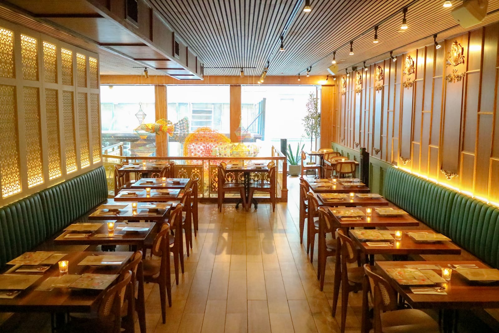 The main dining room at Mitr Thai